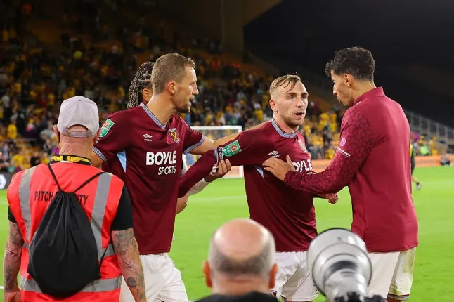 โบเวน มีปากเสียงกับแฟนบอล หลัง เวสต์แฮม แพ้ใน คาราบาว คัพ