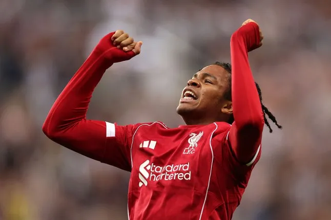 2 ตำนานชื่นชมฟอร์มดาวรุ่ง หงส์แดง เกมเฉือน สาลิกาดง