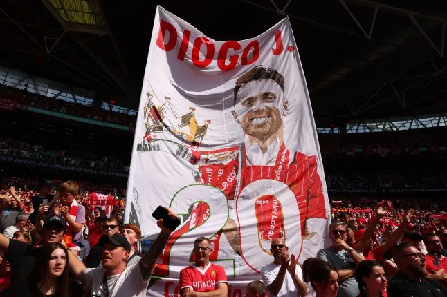 แฟนพาเลซส่งเสียงรบกวนการไว้อาลัย โชต้า เกมดวล ลิเวอร์พูล คอมมูนิตี้ชิลด์