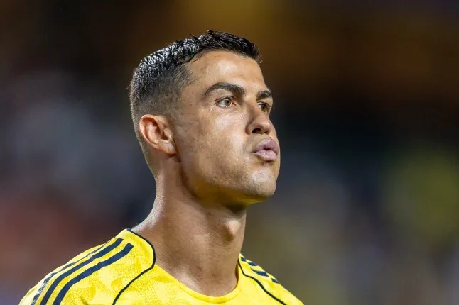 คริสเตียโน่ โรนัลโด้ โต้กลับ 'พวกปัญญาอ่อน' ที่ตั้งคำถามถึงการย้ายทีมของ เจา เฟลิกซ์