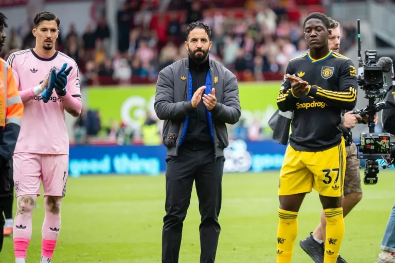 เนวิลล์ วิจารณ์ อโมริม ตรงไปตรงมา - ชี้ "ให้อภัยไม่ได้"