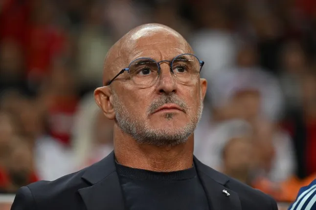 โค้ชสเปนยกย่องมิดฟิลด์ปืนใหญ่ เป็น 'อัจฉริยะ' หลังมีโชว์หรู