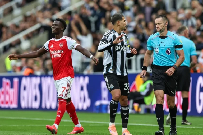 เวบบ์ ตอบโต้คำวิจารณ์ของ ปืนใหญ่ หลังเกิดข้อถกเถียงเรื่อง VAR เกมกับ นิวคาสเซิล