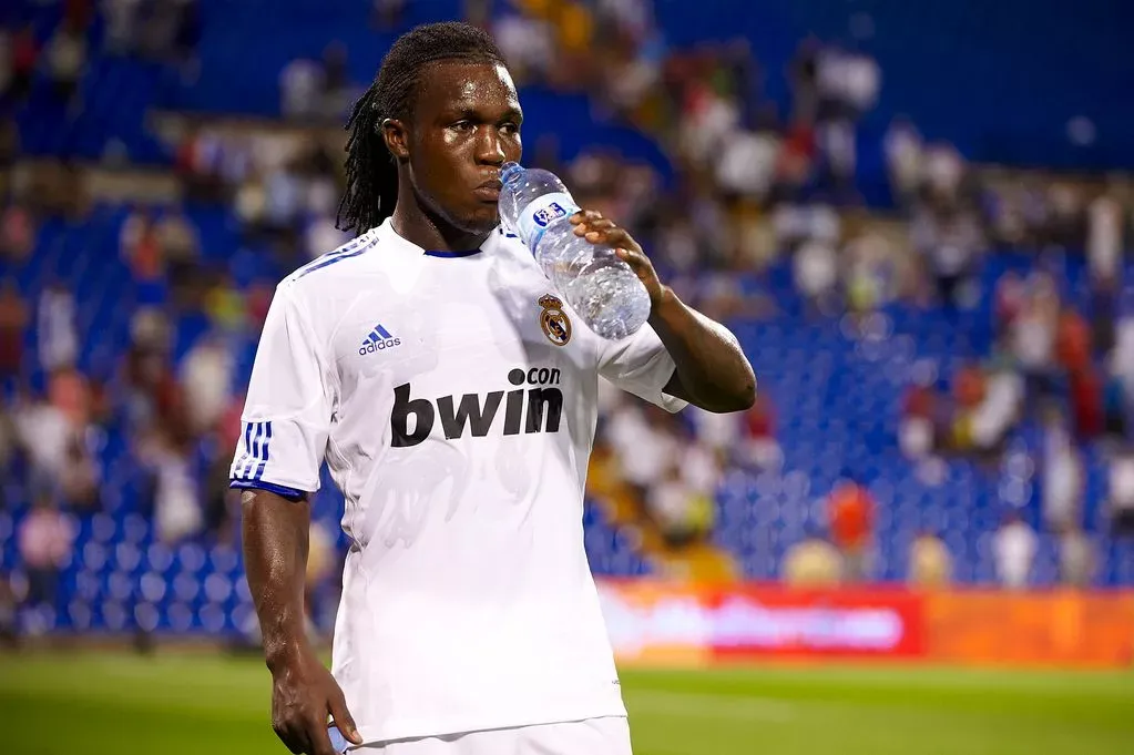 อดีตแข้ง ท็อฟฟี่ และ ชุดขาว เข้าโรงพยาบาลหลังเส้นเลือดในสมองแตก