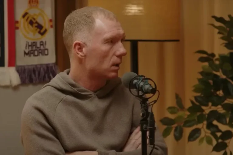 โซลชาร์ มีลุ้นคุมทีมอีกครั้ง หลัง สโคลส์ เผยบทสนทนาส่วนตัว