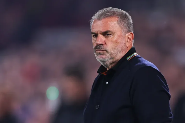 บรรยากาศที่ ฟอเรสต์ หลังแฟนบอลตะโกนไล่ อังเก้ และปฏิกิริยาของ กิบบ์ส-ไวท์