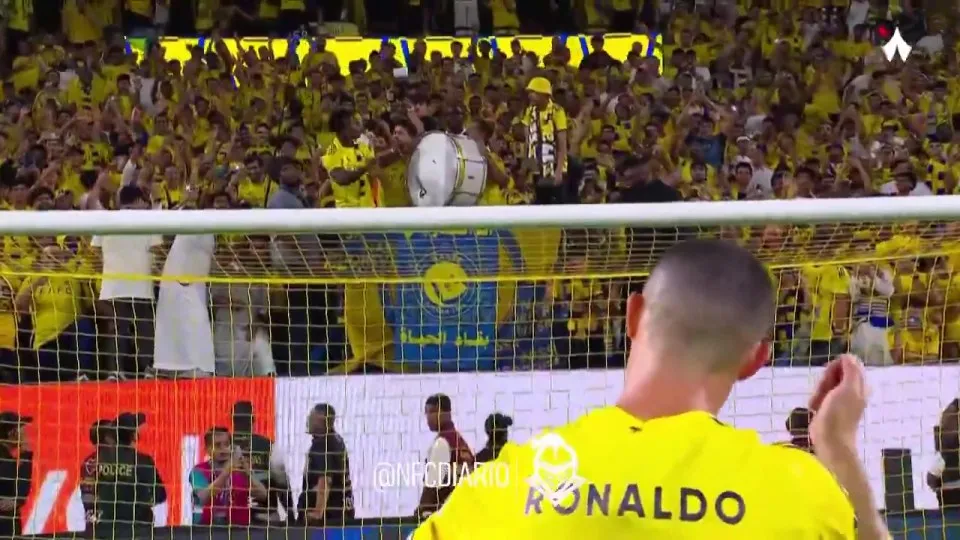 [คลิป] CR7 สอน iShowSpeed ตีกลองฉลองชัยชนะ หลังโรนัลโด้ยิงประตูสุดสวย