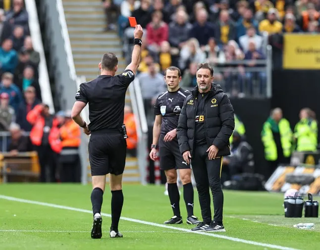 Vitor Pereira did not last long on the sidelines on Sunday